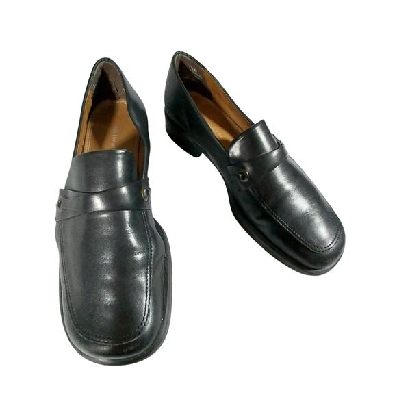 NATURALIZER! BLACK GENUINE LEATHER CLASSIC FRONT INSET HEELED LOAFERS! SZ 7.5M - Picture 2 of 10